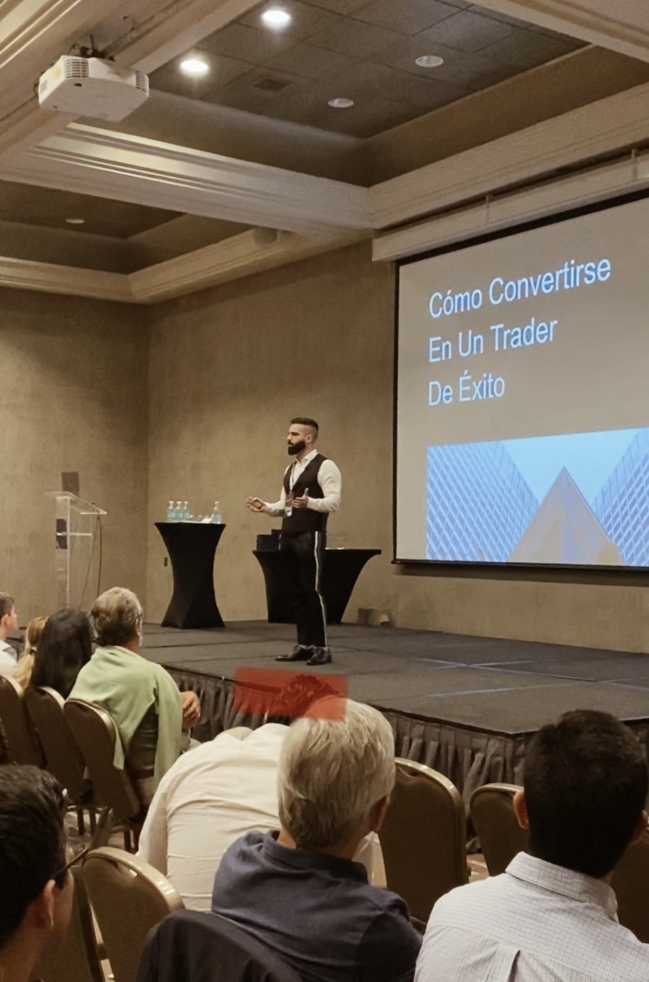 Felipe Guirao presenting to an audience